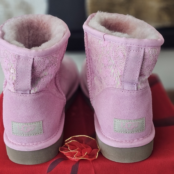 💯AUTHENTIC PINK UGG BOOTS - Picture 3 of 6